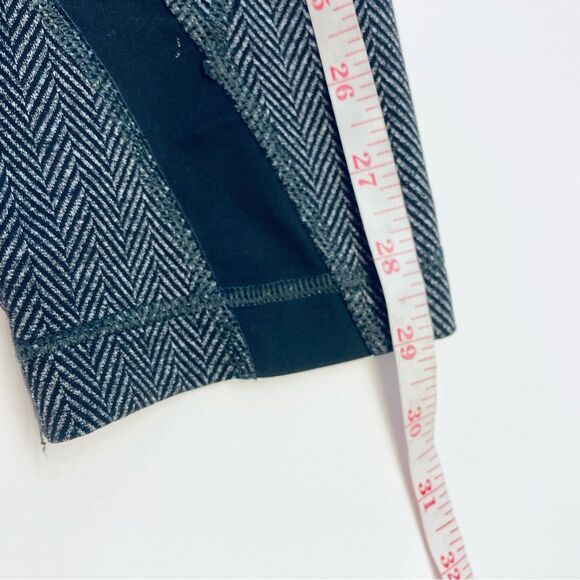 Lululemon Run: Inspire Crop II All‎ Luxtreme Size 6 Giant Herringbone Black - Picture 10 of 12